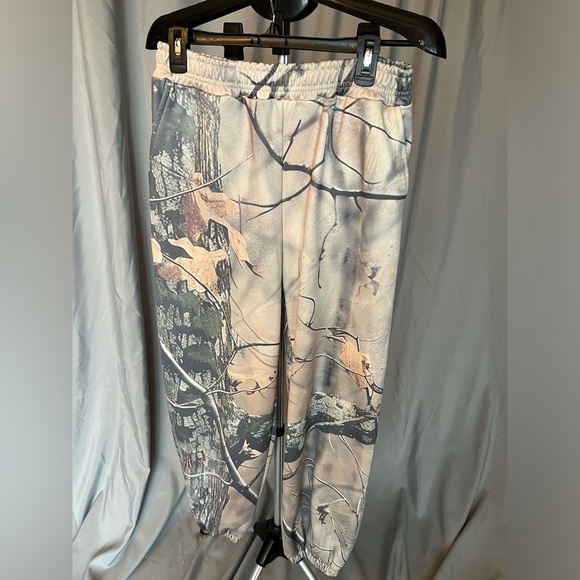 Camo Print Joggers - Picture 4 of 10